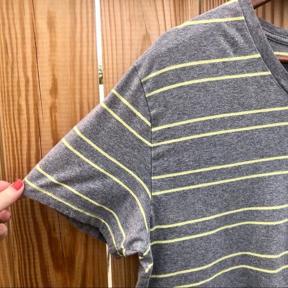 Old Navy Classic Tee Shirt Sz. Medium Striped Short Sleeve Gray Yellow - Picture 3 of 7